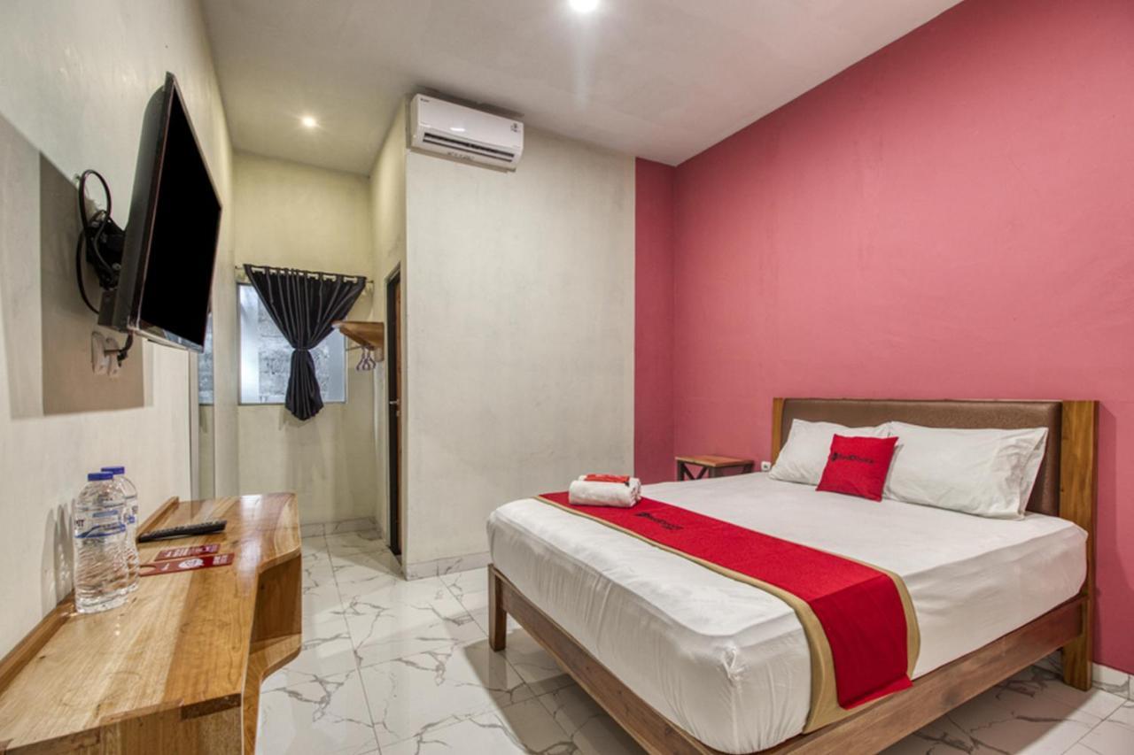 Reddoorz Plus @ Flory Hotel Yogyakarta Kültér fotó