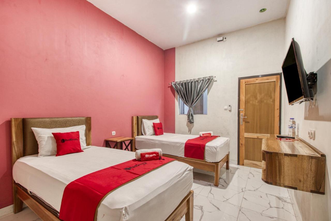Reddoorz Plus @ Flory Hotel Yogyakarta Kültér fotó